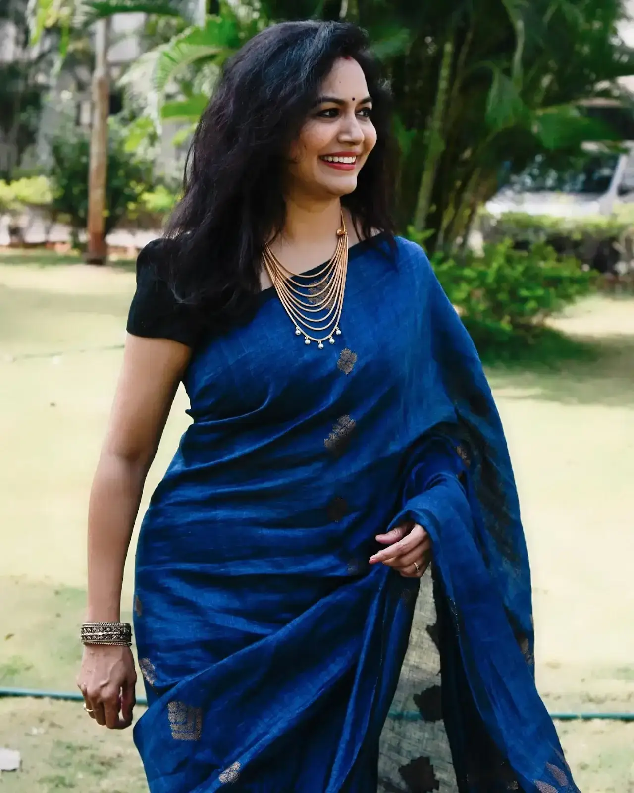 INDIAN TELUGU MOVIE SINGER SUNITHA IN BLUE SAREE 6